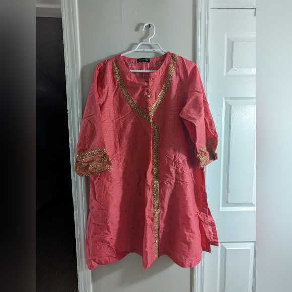 Limelight pk 2 Piece Lawn Suit-Embroidered (Pret) - Picture 2 of 6